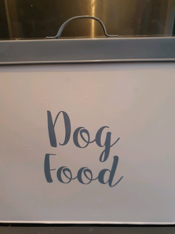large dog food tin